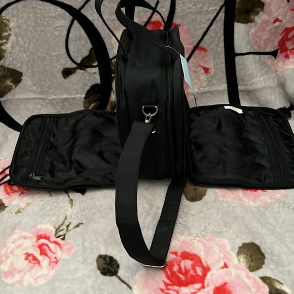 💖💖PRICE DROP💖💖NWT💜DoTERRA Essential Oil Bag by Aroma Ready💜NWT - HOLDS 36 - Picture 3 of 9